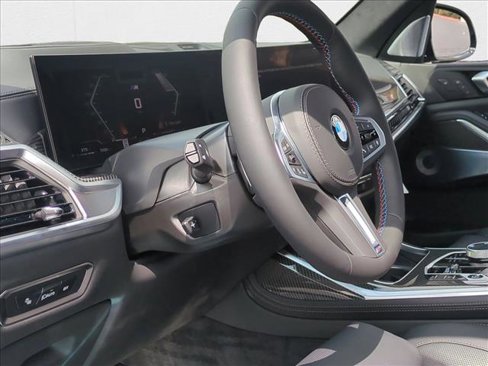 New 2026 BMW X7 M60i image 9