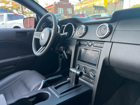 Used 2005 Ford Mustang GT Premium image 27