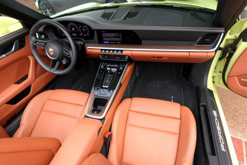 Used 2025 Porsche 911 Carrera image 18