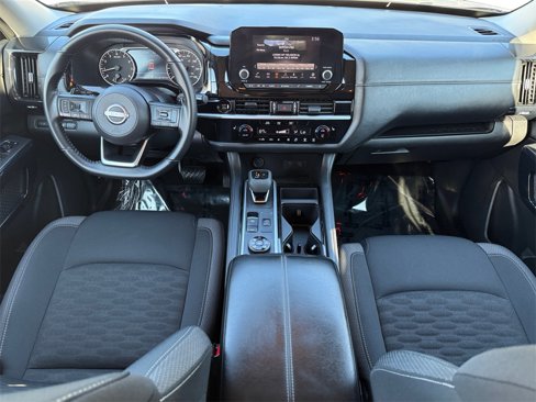 Used 2025 Nissan Pathfinder SV image 10