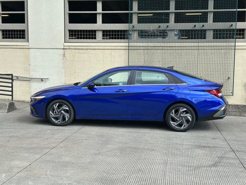Used 2025 Hyundai Elantra SEL image 7
