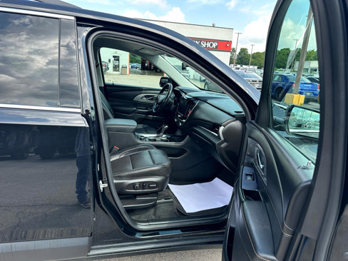 Used 2020 Chevrolet Traverse LT w/ LT Premium Package image 10