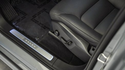 Certified 2025 Volvo XC90 B6 Plus image 24