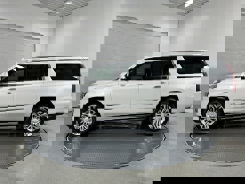 Used 2020 Cadillac Escalade ESV Platinum image 21