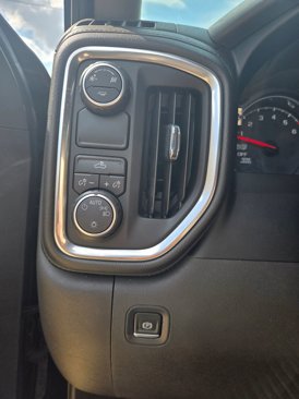 Used 2019 Chevrolet Silverado 1500 LT w/ Texas Edition image 26