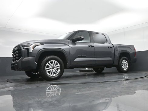 Used 2022 Toyota Tundra SR5 w/ SR5 Convenience Package image 63