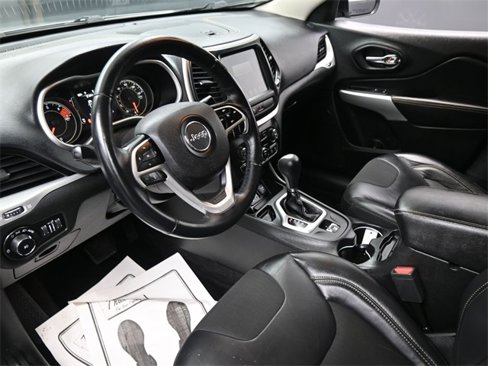 Used 2018 Jeep Cherokee Latitude Plus image 18