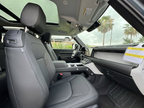 New 2025 Land Rover Defender 90 S image 20
