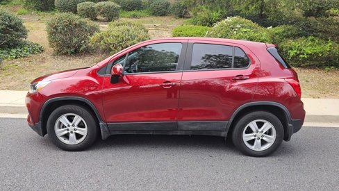 Used 2021 Chevrolet Trax LS w/ Tint and Cruise Package image 2