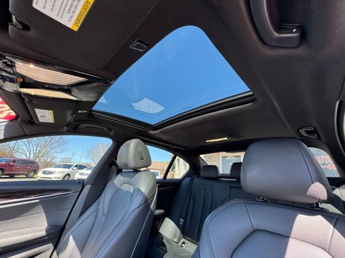 Used 2019 BMW 530i xDrive w/ Convenience Package image 16