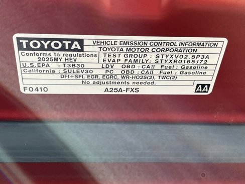 Used 2025 Toyota Camry LE image 23