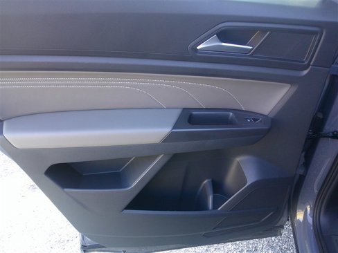 Used 2022 Volkswagen Atlas Cross Sport SE w/ Panoramic Sunroof Package image 18