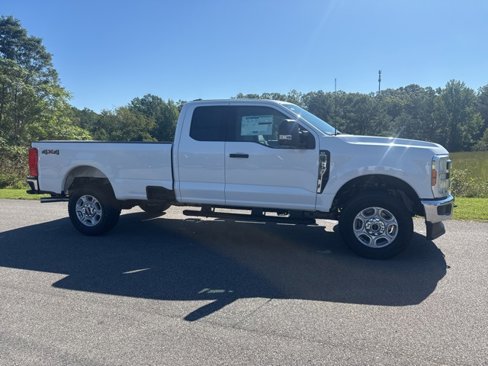 New 2026 Ford F350 XLT image 2