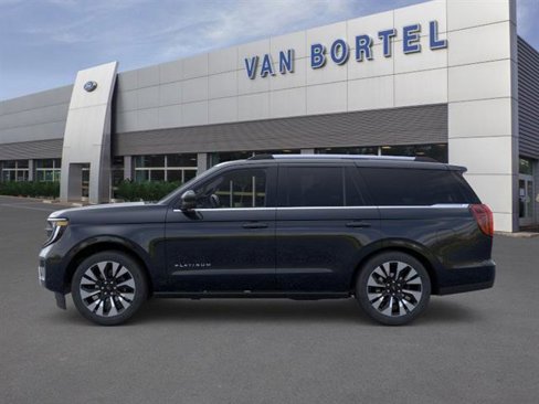New 2025 Ford Expedition Platinum image 3