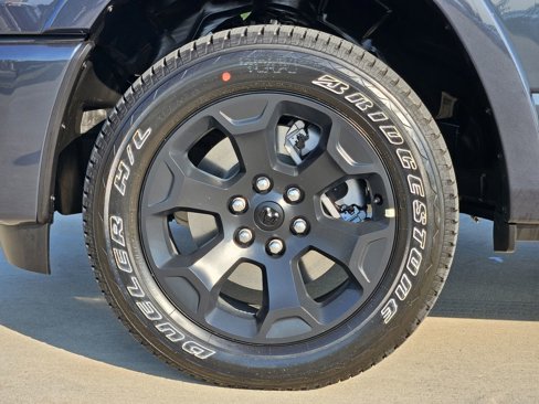 New 2026 RAM 1500 4x4 Crew Cab image 12