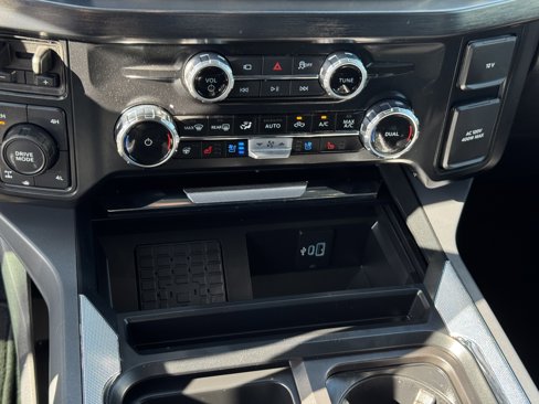 Used 2025 Ford F250 Lariat w/ Chrome Package image 21