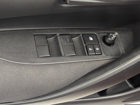 Used 2022 Toyota Corolla LE w/ LE Convenience Package image 17