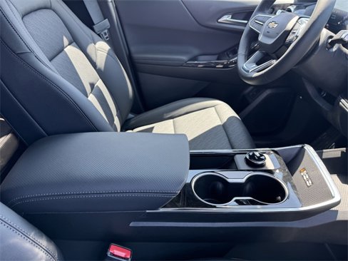 Used 2026 Chevrolet Equinox LT w/ Convenience Package II image 7