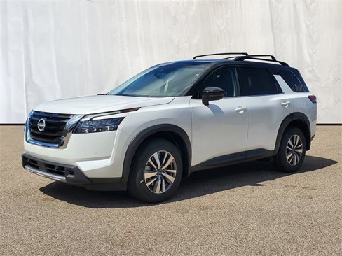 New 2025 Nissan Pathfinder SL image 2