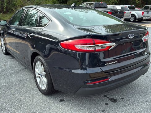 Used 2020 Ford Fusion SE image 6