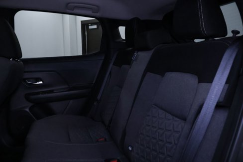 Used 2025 Nissan Kicks SV image 15