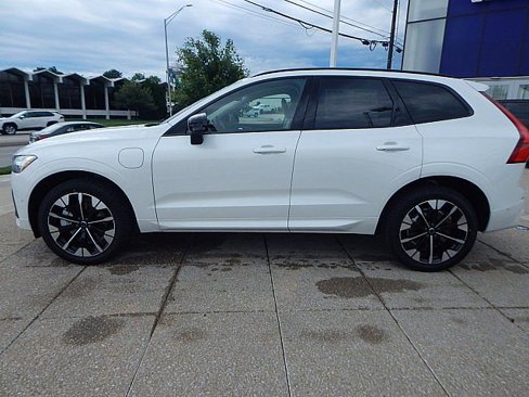 New 2026 Volvo XC60 T8 Ultra w/ Protection Package Premier image 11