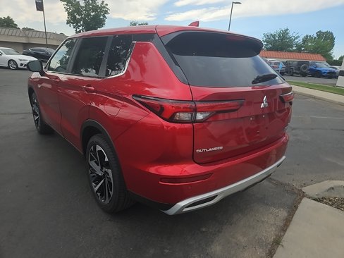New 2025 Mitsubishi Outlander SE image 11