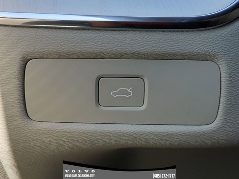 New 2026 Volvo XC60 B5 Ultra w/ Protection Package Premier image 21