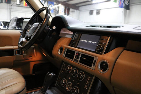 Used 2010 Land Rover Range Rover HSE LUX image 48