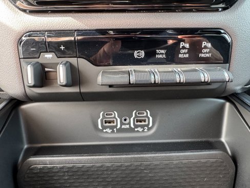 Used 2024 RAM 3500 Big Horn w/ Night Edition image 42
