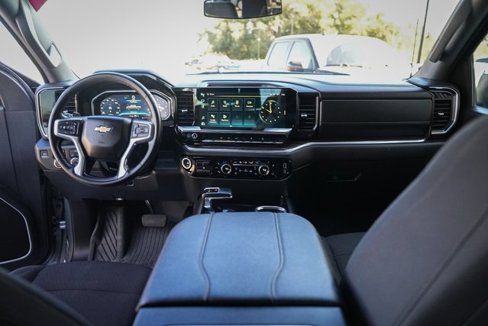 Used 2024 Chevrolet Silverado 1500 LT image 30