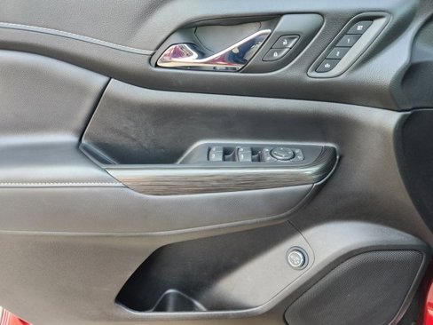 Used 2023 GMC Acadia SLT w/ Technology Package image 26