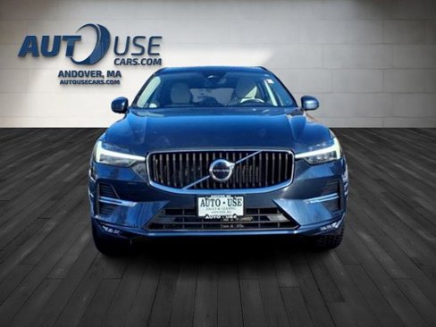 Used 2022 Volvo XC60 B5 Momentum w/ Climate Package image 2