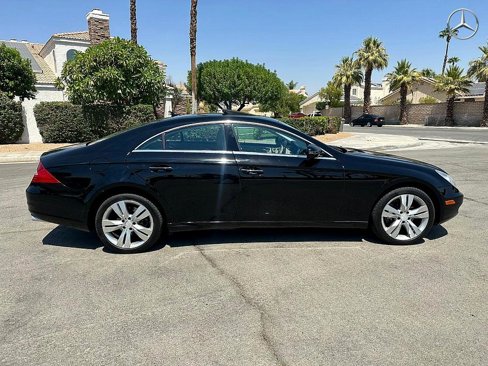 Used 2010 Mercedes-Benz CLS 550 w/ Premium I Pkg image 4