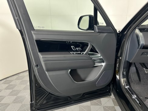 New 2025 Land Rover Range Rover SE image 20