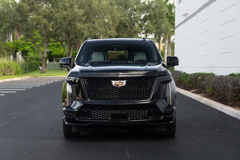 Used 2025 Cadillac Escalade V image 2