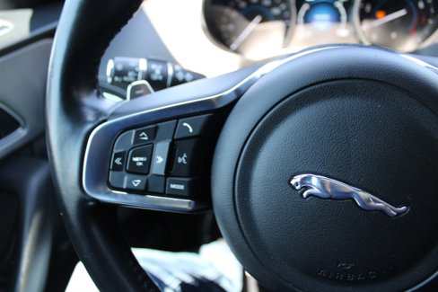 Used 2020 Jaguar F-PACE S image 26
