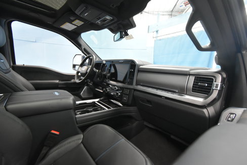 New 2025 Ford F250 Platinum image 24