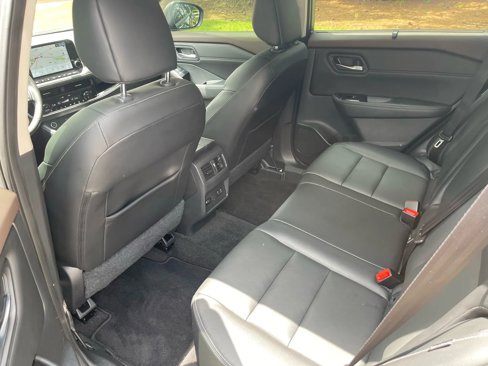 Used 2022 Nissan Rogue SL w/ SL Premium Package image 12