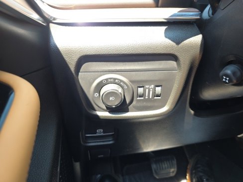 Used 2024 Jeep Grand Cherokee L Summit w/ Advanced Protech Group IV image 18