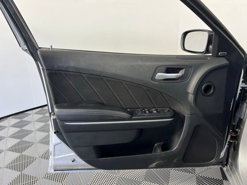 Used 2023 Dodge Charger SXT image 9