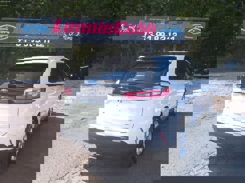 Used 2023 Ford Edge SE image 4