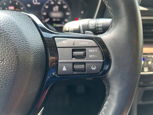 Used 2025 Honda Pilot Elite image 13