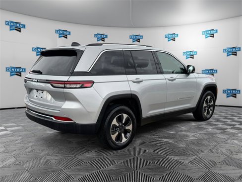 Used 2023 Jeep Grand Cherokee 4WD 4xe image 6