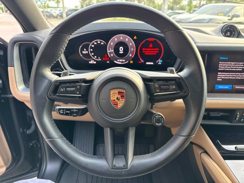 Certified 2024 Porsche Cayenne Coupe image 28