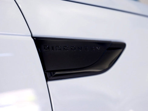 Used 2020 Land Rover Discovery Landmark image 25