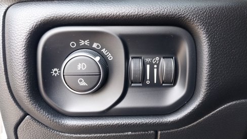 Certified 2025 RAM 1500 Laramie image 31