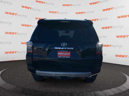 Used 2024 Toyota 4Runner TRD Off-Road Premium image 4