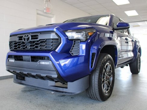 Used 2024 Toyota Tacoma TRD Sport image 23
