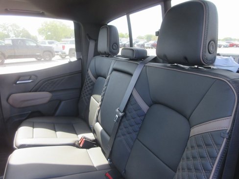 New 2026 GMC Canyon Denali image 14